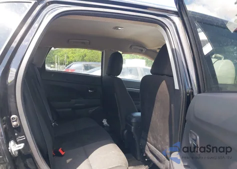 2020 Mitsubishi Outlander Sport 2.0 Es z USA, uszkodzony, nr VIN JA4AP3AU8LU005358